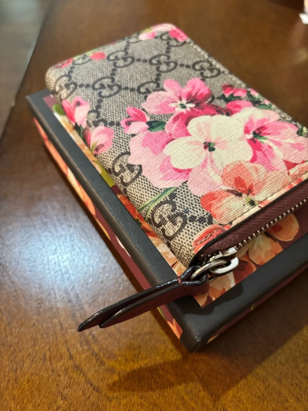 Gucci Blooms Floral Beige and Pink small zip around wallet in EUC full inclusion - Picture 3 of 8